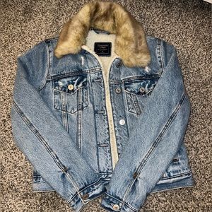 Abercrombie fur jean jacket! Size XS!